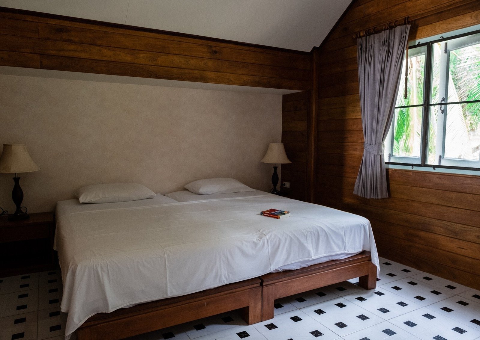 Deluxe Family Seaside Bungalow - Image 7