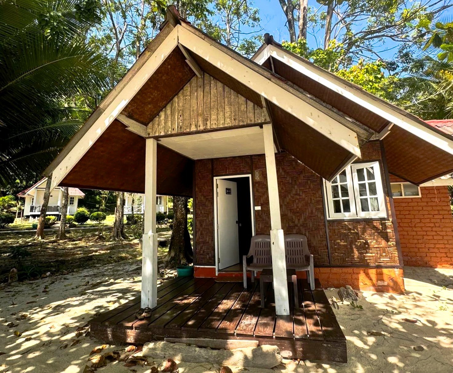 Standard Seaside Bungalow interior and details