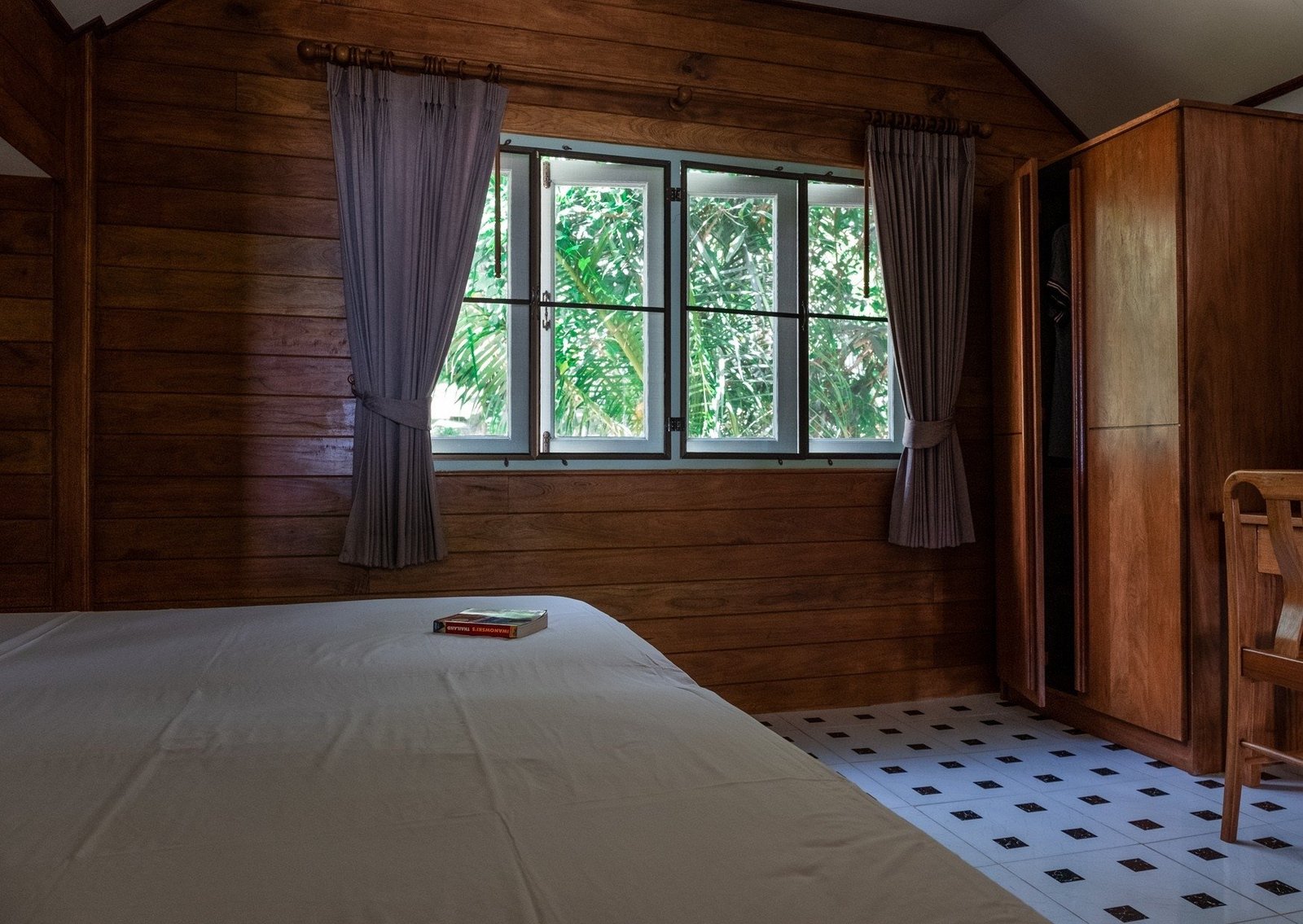 Deluxe Family Seaside Bungalow - Image 2
